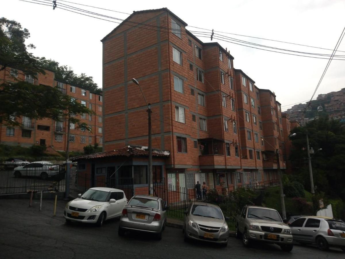 Apartamento 201 Amplio Y Comodo Medellin 90 Mts ภายนอก รูปภาพ